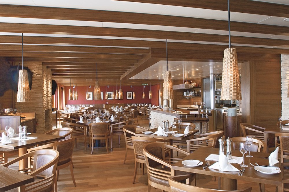Buffalo Steak House mit eleganter Restaurantausstattung und Steakspezialitäten.
