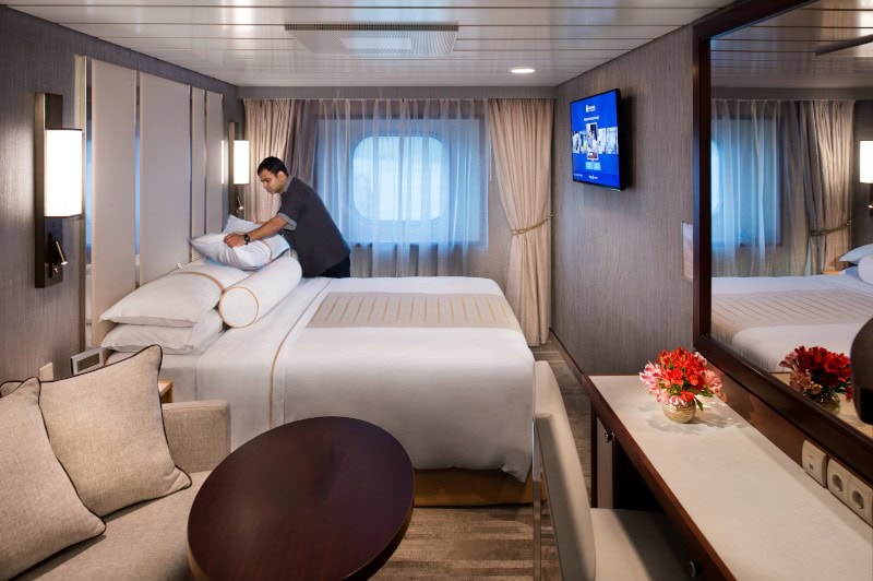 Club Außenkabine mit eingeschränkter Sicht auf der Azamara Journey