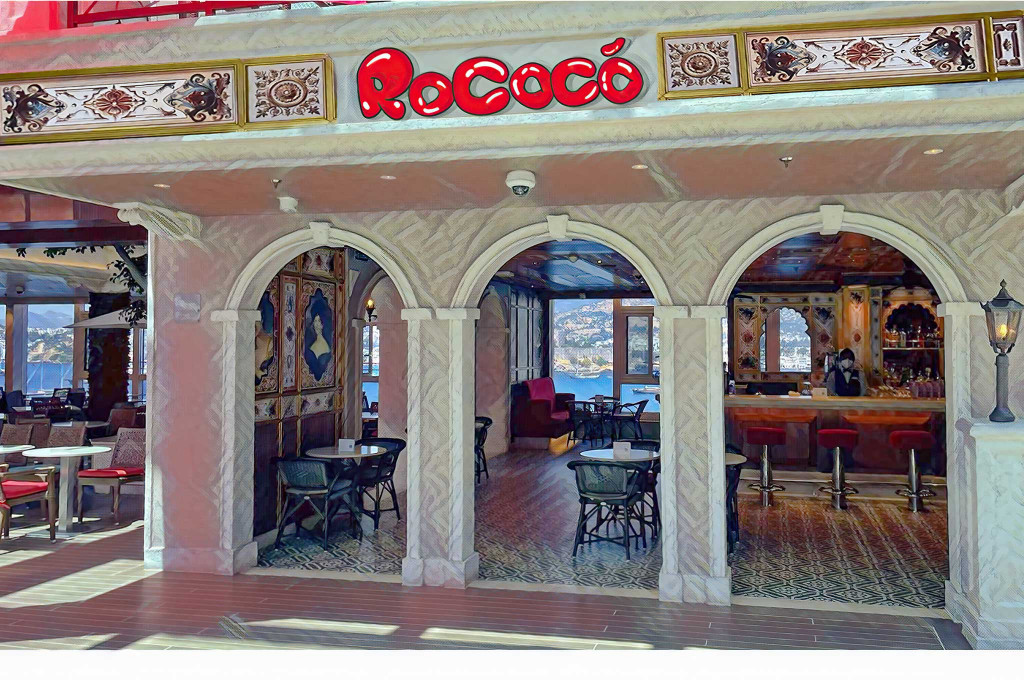 Rococo Lounge der Carnival Firenze mit Säulenarkaden und Blick auf das Meer.