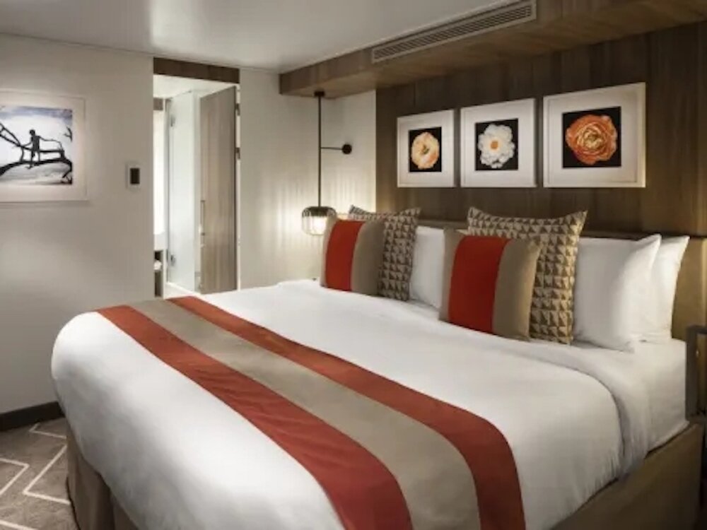 Celebrity Suite