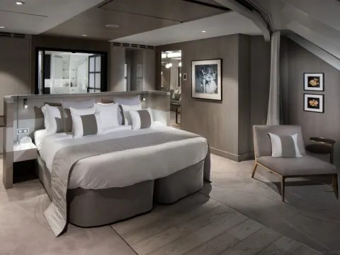 Iconic Suite