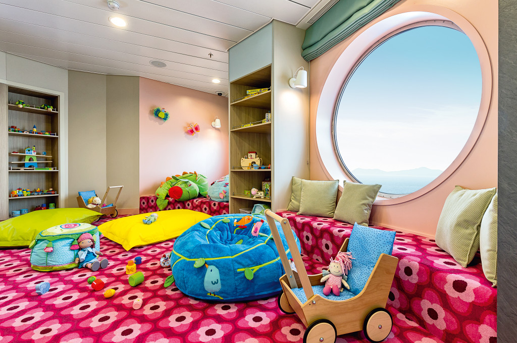 Moderner Baby-Club mit kindergerechter Ausstattung und Betreuung für kleine Kinder.