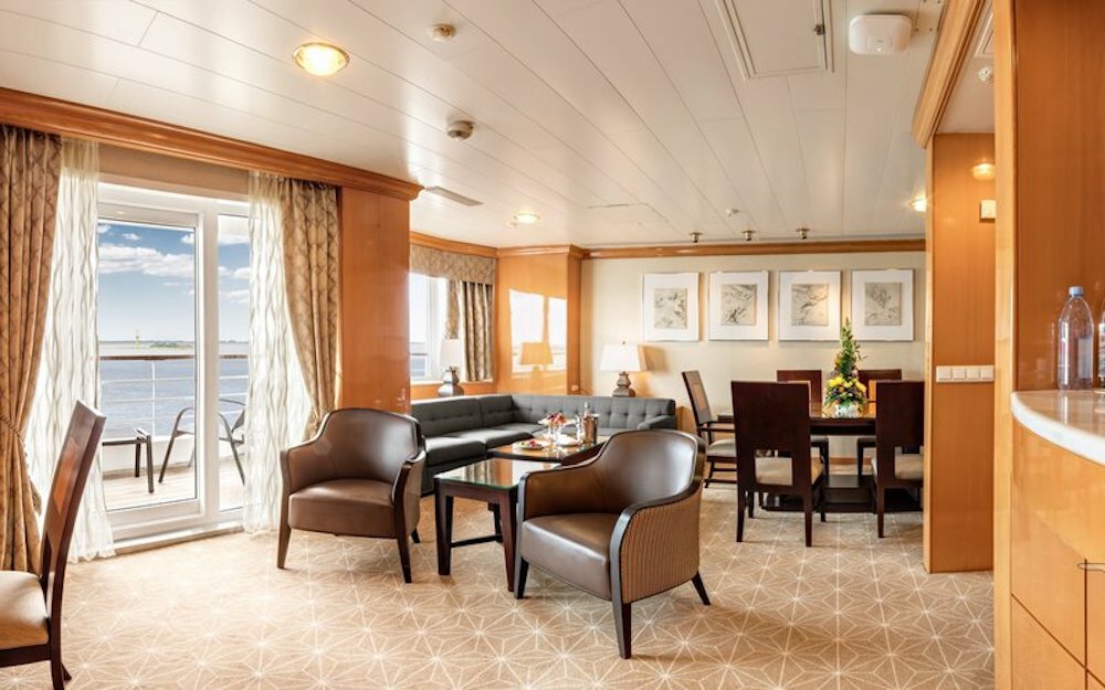 2-Bett-Royal Suite mit Balkon Panoramdeck *GOLD*