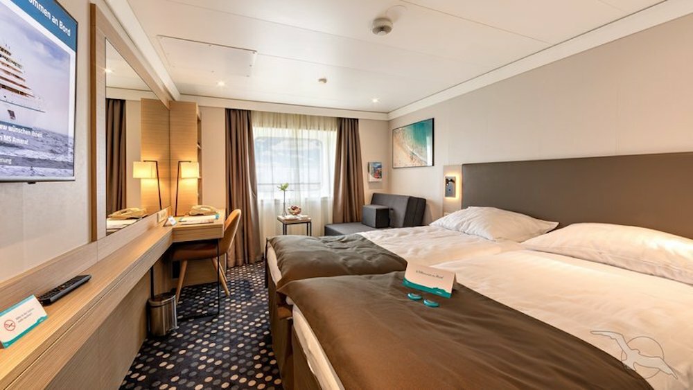 2-Bett zur Alleinb. außen mit Bullaugen Saturn-/Oriondeck