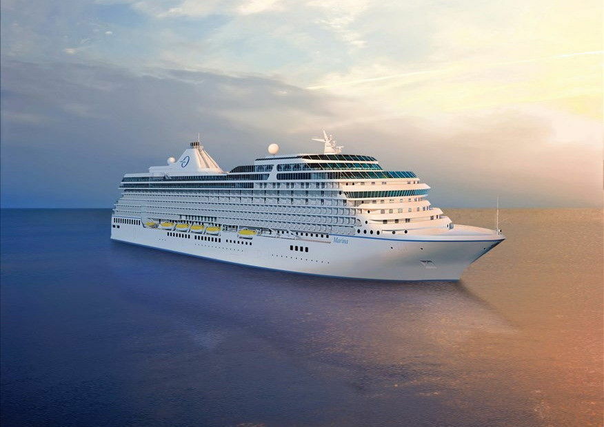 MS Marina auf dem Ozean bei Sonnenuntergang, elegantes weißes Luxuskreuzfahrtschiff in Seitenansicht.