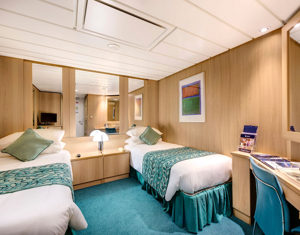 Junior Innenkabine mit Doppelbett und funktionalem Badezimmer