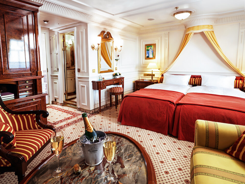 Eine Junior-Suite mit charmanter Einrichtung auf der Sea Cloud II