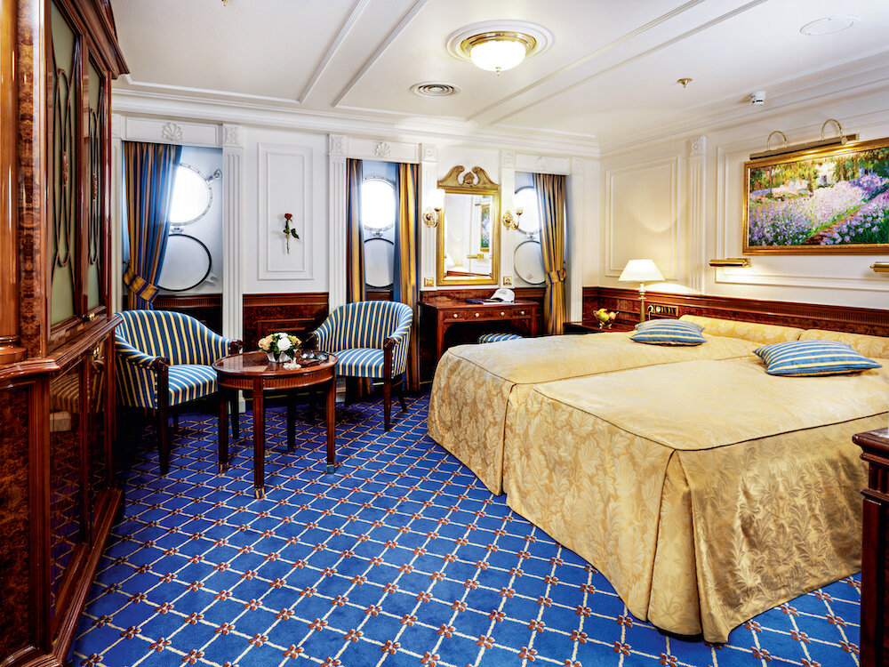 Eine weitere De-Luxe-Außenkabine mit Balkon auf der Sea Cloud II