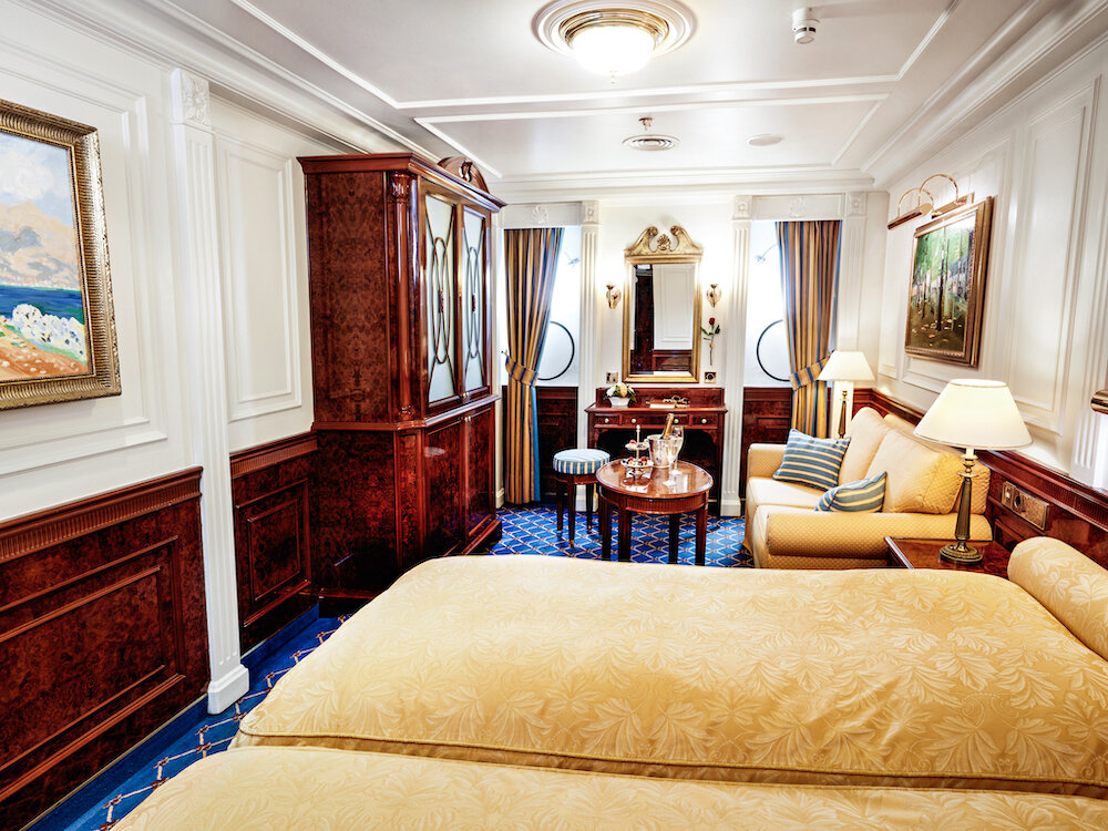 Eine Außenkabine mit Ober- und Unterbetten auf der Sea Cloud II