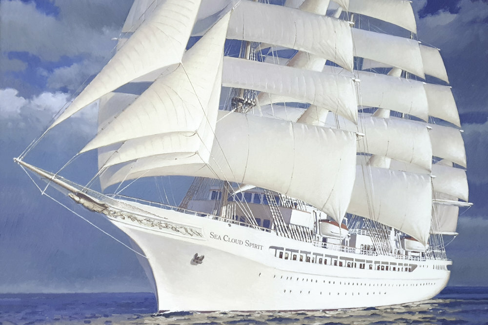 Elegantes Segelschiff unter vollen Segeln auf dem offenen Meer.