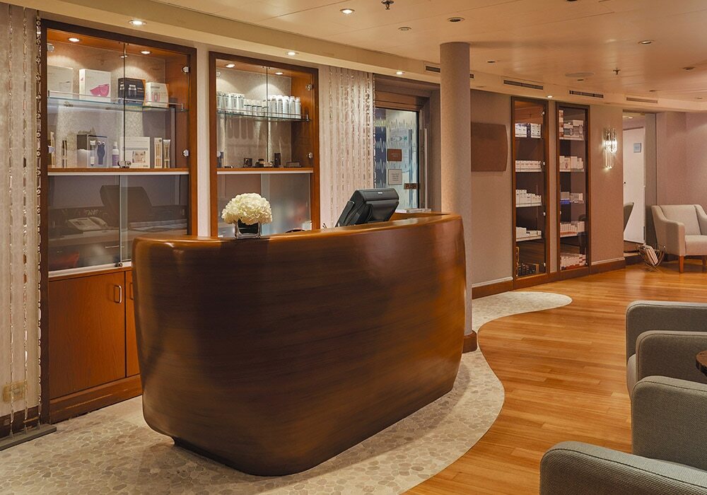 SPA mit moderner Ausstattung und Relaxbereich auf Luxus-Kreuzfahrtschiff