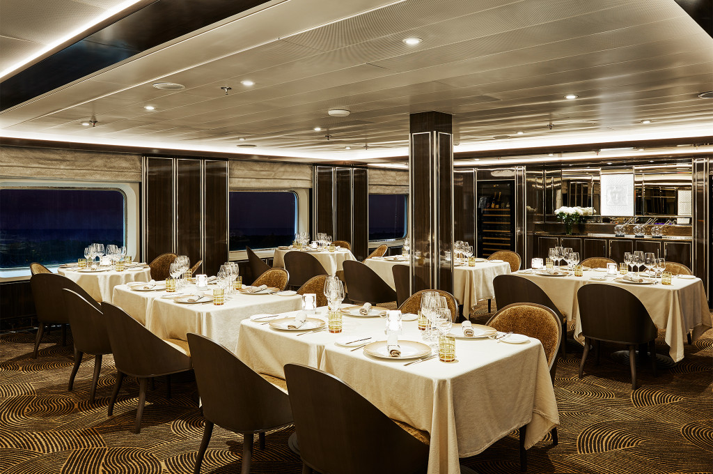 La Dame Restaurant der Silver Shadow mit Meerblick.