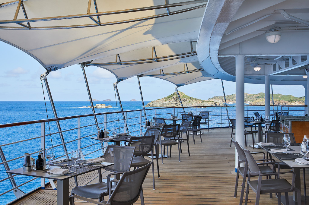 La Terrazza Deck Restaurant der Silver Shadow mit Baldachin.