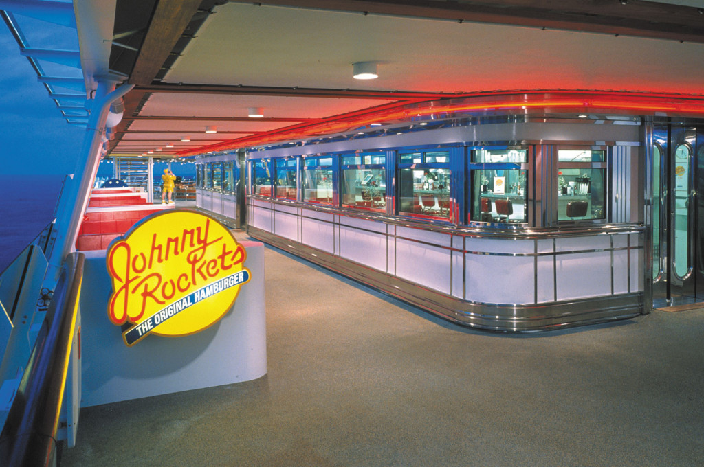 Johnny Rockets Restaurant mit farbigem Dekor auf der Voyager of the Seas.