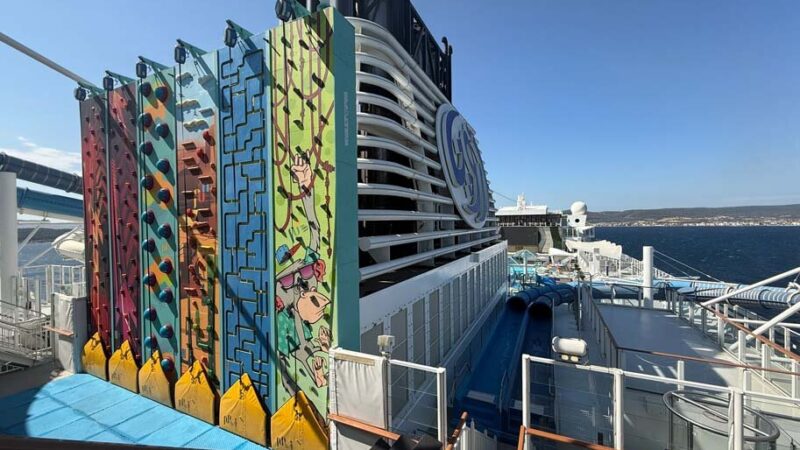 AROYA Cruises