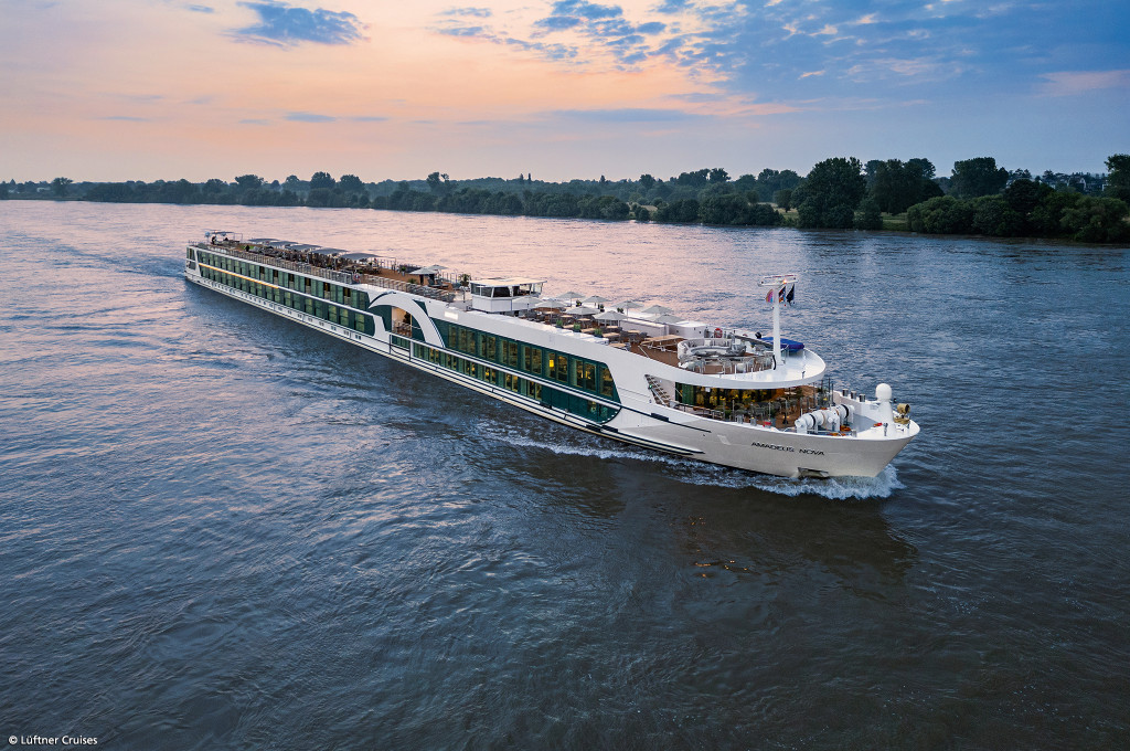Amadeus Nova — Kreuzfahrtschiff