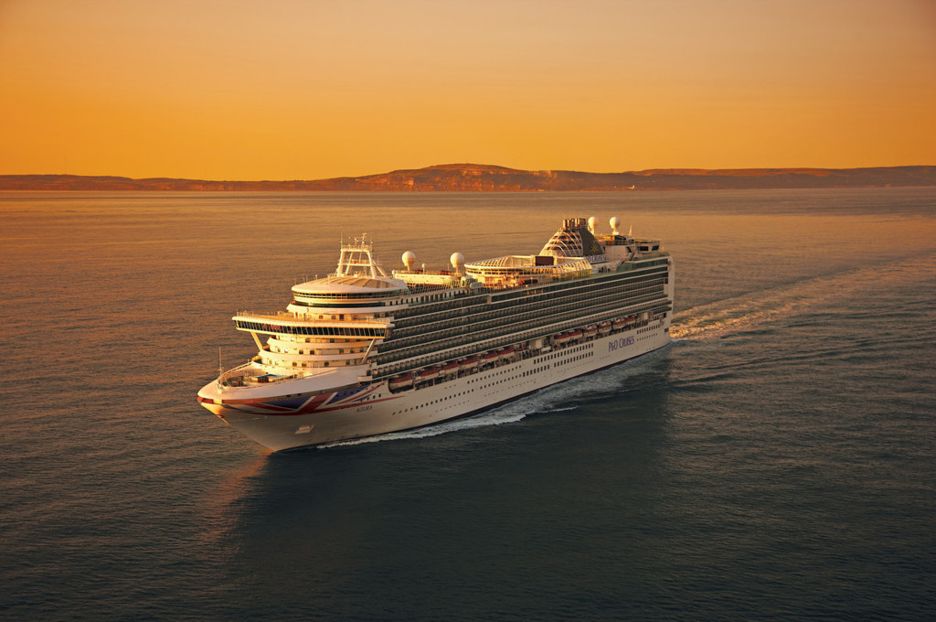 Azura — Kreuzfahrtschiff