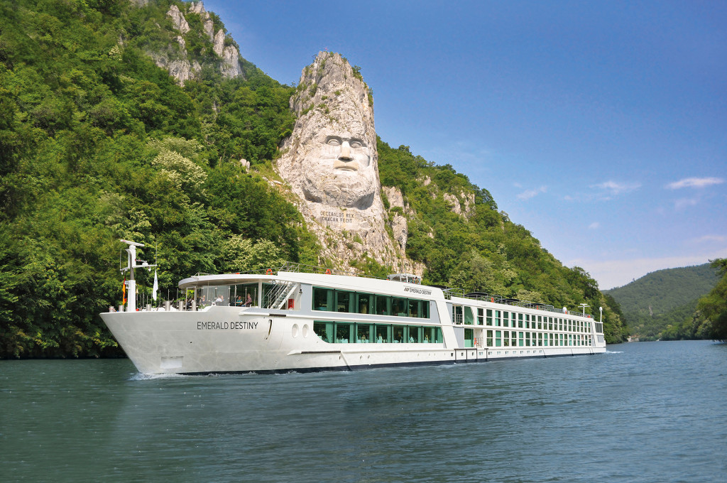 Emerald Destiny — Kreuzfahrtschiff