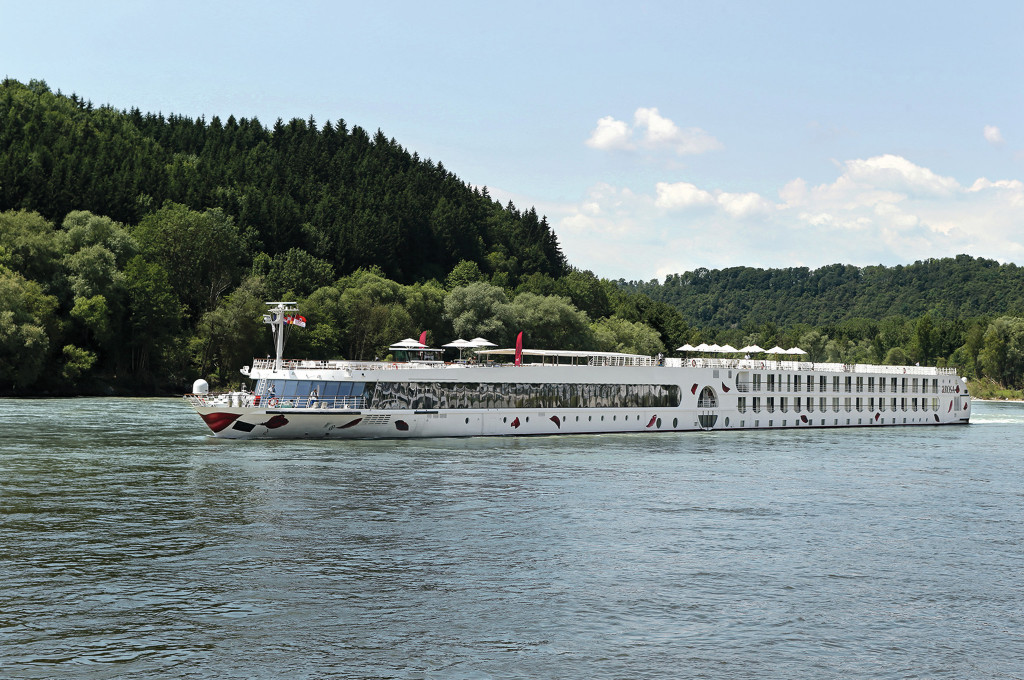 Flora — Kreuzfahrtschiff