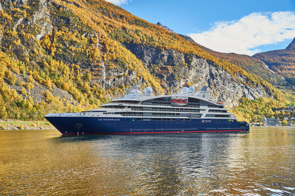 LE CHAMPLAIN — Kreuzfahrtschiff