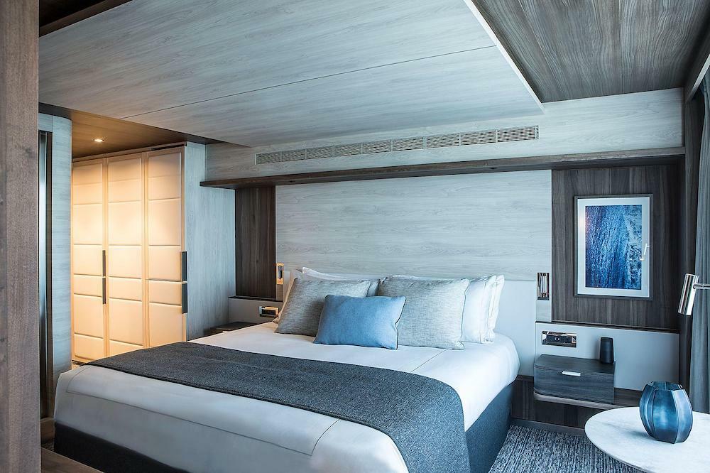 Prestige Suite Deck 8 -