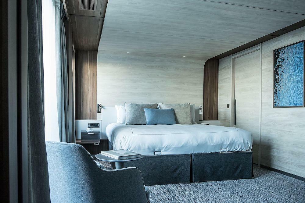 Privilege Suite Deck 8 - 8