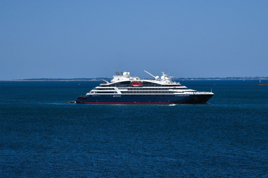 LE JACQUES CARTIER — Kreuzfahrtschiff