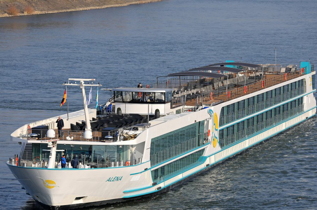 MS Alena — Kreuzfahrtschiff