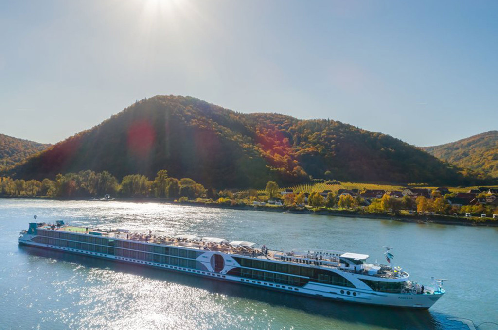 MS Amelia — Kreuzfahrtschiff