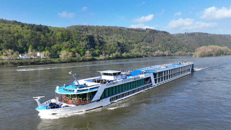 MS LADY CRISTINA