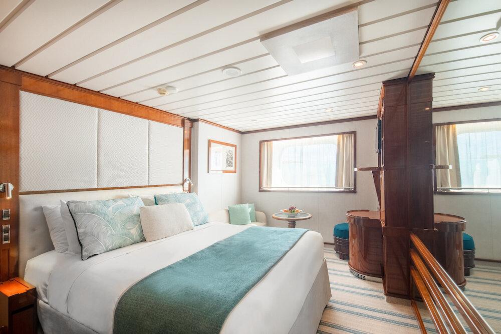WINDOW STATEROOM - 4